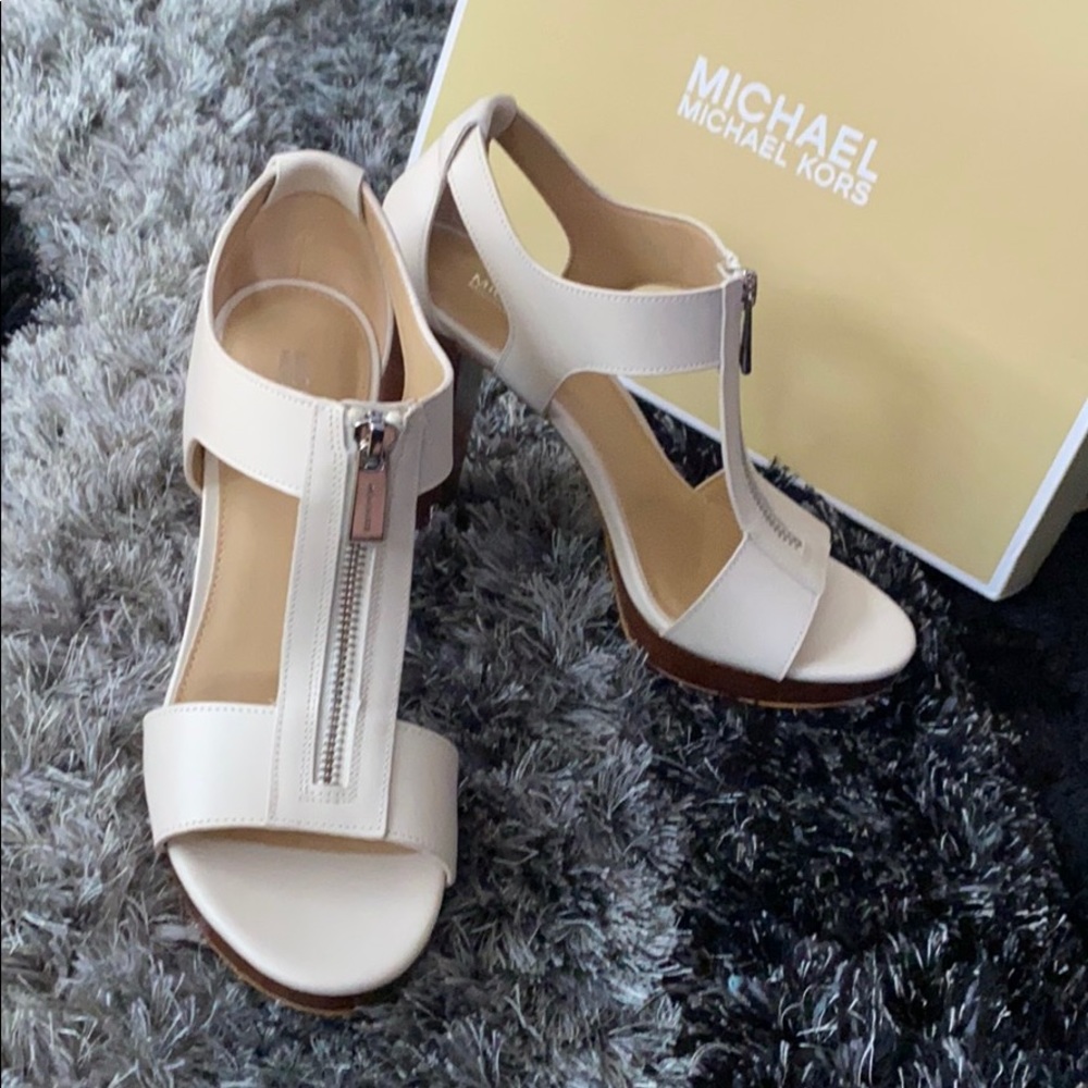 MICHAEL Michael Kors Berkley Sandal Nude